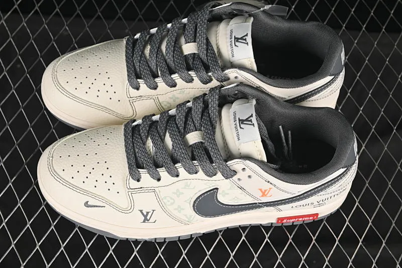 All categories Nk SB Dunk Series Nk SB Dunk Low High-end customized low-top sneakers Nike SB Dunk Low Double hook three-party joint anniversary high-end customized low-top casual sneakers YX5066-363